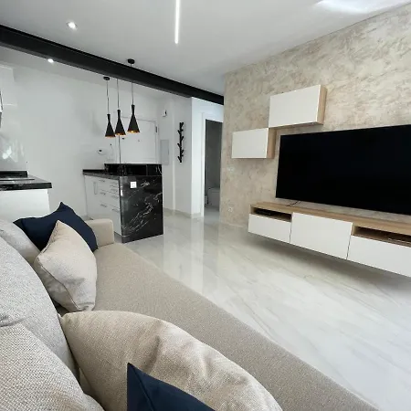 Imperio 3 - Puerto Deportivo Playa Apartmán *